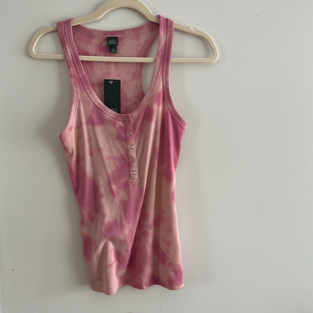 Cute tie-dyed, wild table top